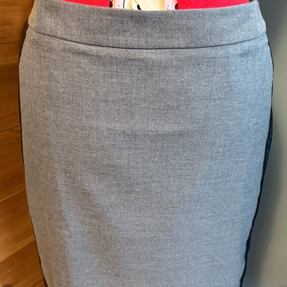 Ann Taylor LOFT Lace Detail Stretch Pencil Skirt Women's Size 10 Gray NWT - Picture 2 of 7